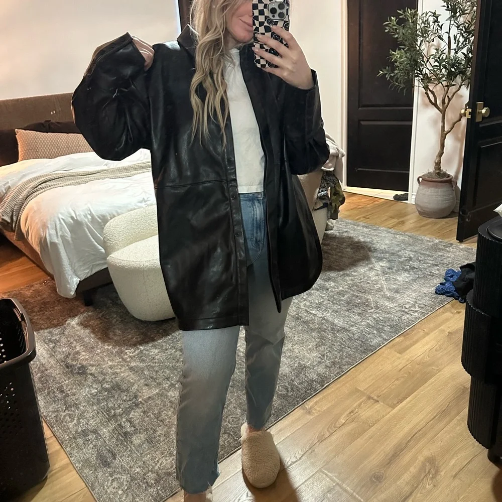 Women's Black Leather Jacket - Picture 4 of 4